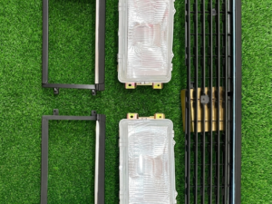 Front Grille & Indicator Light Set for Toyota Corolla KE70 (1980–1983)