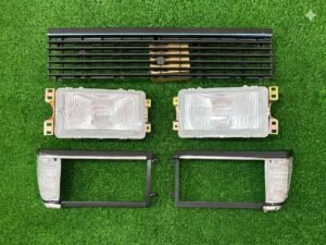 Front Grille & Indicator Light Set for Toyota Corolla KE70 (1980–1983)